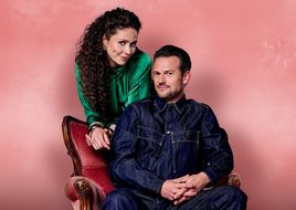 Levi van Kempen en Linda Verstraten te zien als Shakespeare en Anne in & JULIET